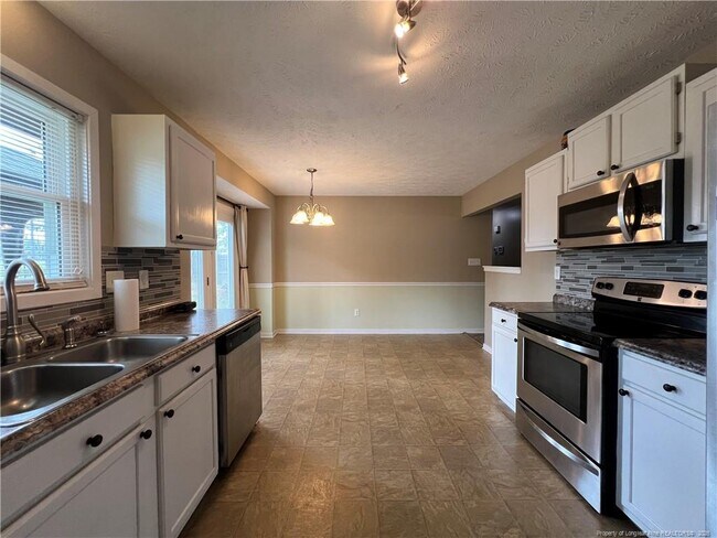 Building Photo - 420 Mangum Ct