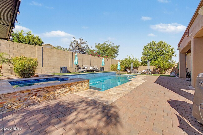 Building Photo - 5704 W Bent Tree Dr