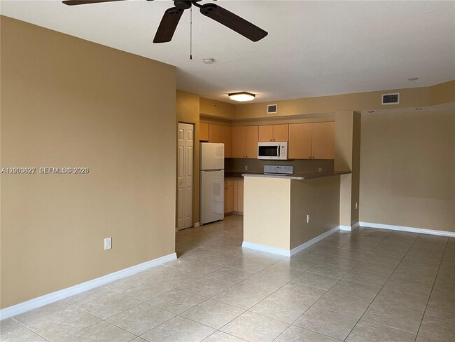 Building Photo - 8060 N Nob Hill Rd