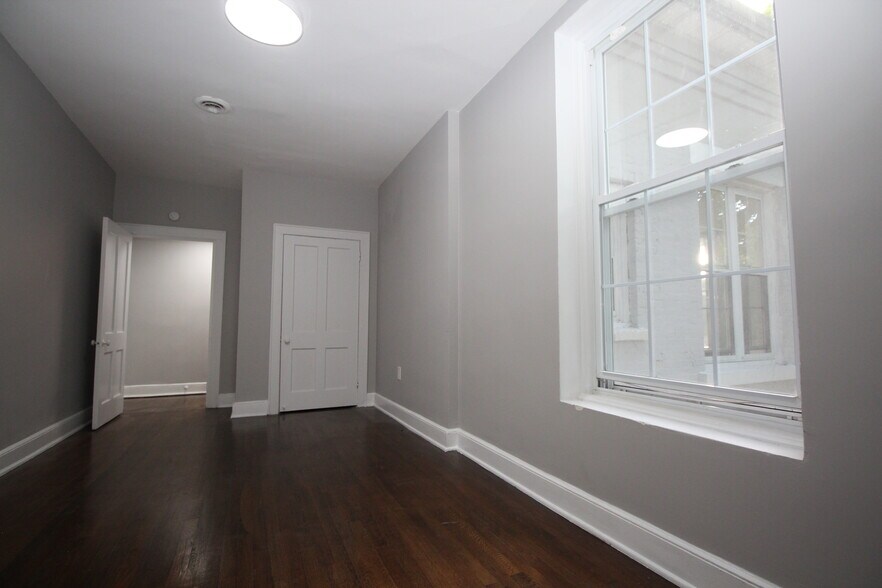 Building Photo - 17 Boswell Ave