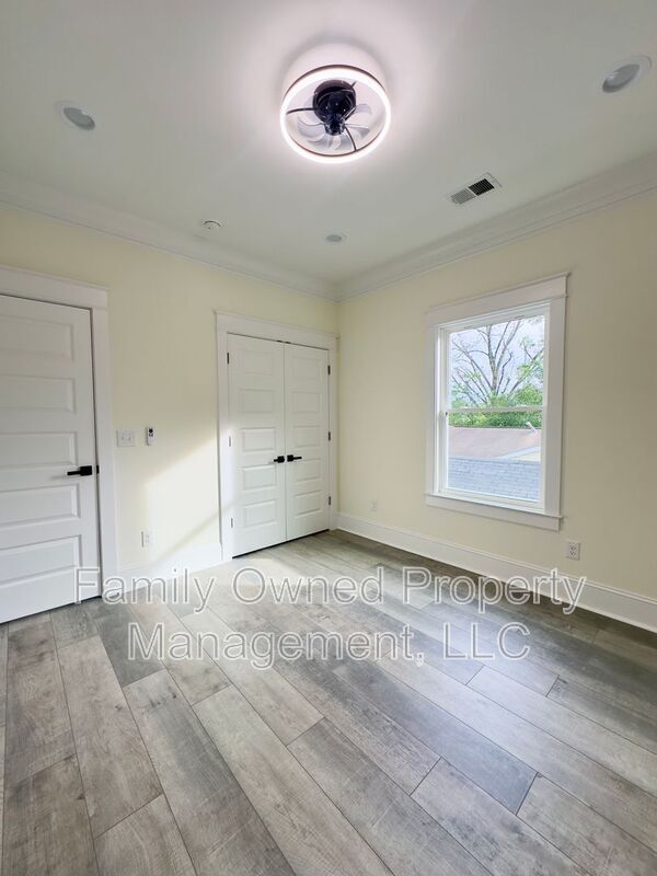 Building Photo - 2245 Fillmore St