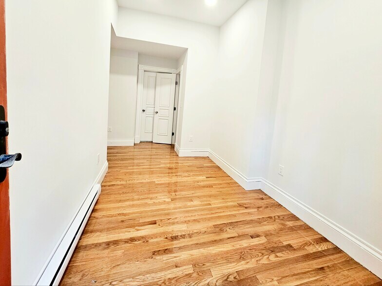 Building Photo - 197 Commonwealth Ave