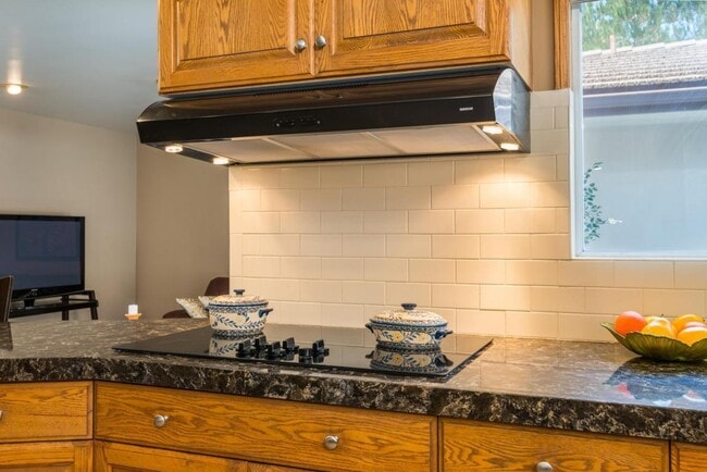 Building Photo - Stylish 3-Bed + Office Retreat with Sweepi...
