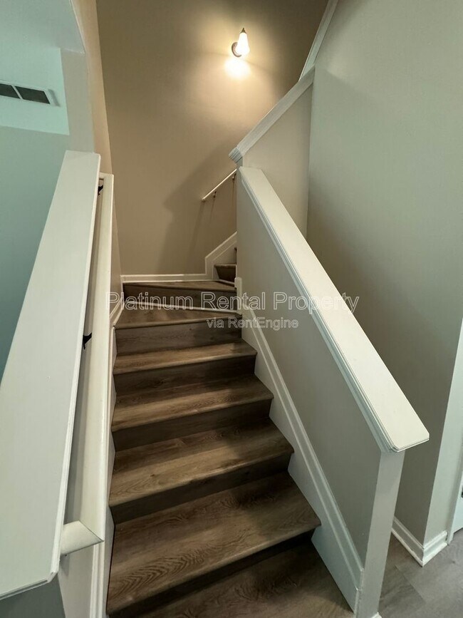 Building Photo - 3368 Pennington Dr