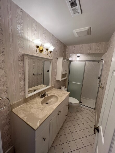 Building Photo - 18411 University Park Dr