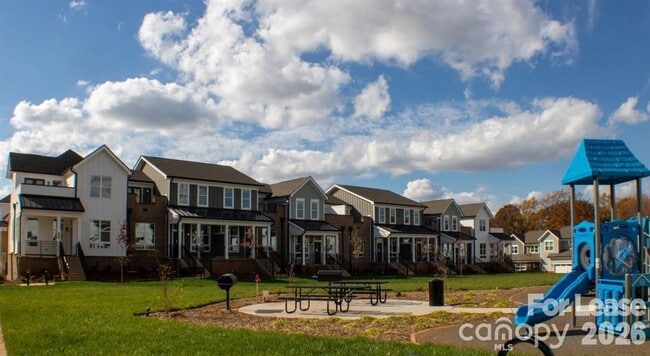 Building Photo - 17014 Fairmount Way