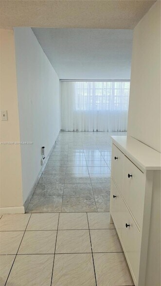 Building Photo - 1849 S Ocean Dr