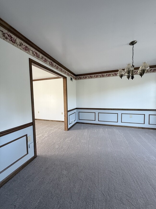 Building Photo - 157 Shade Rd