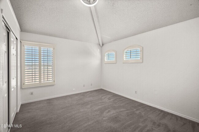 Building Photo - 695 Paseo del Mar Dr