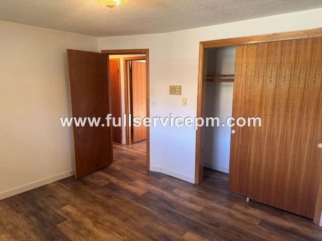 Building Photo - Charming house in downtown Snohomish