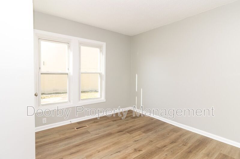 Building Photo - 103 Farris St NE