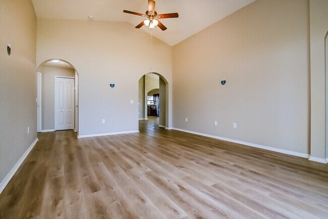 Building Photo - 1771 Williamsburg Dr