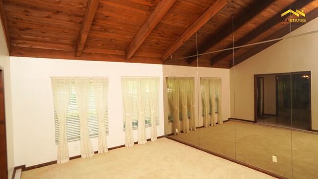 Building Photo - 3826 N Lake Orlando Pkwy