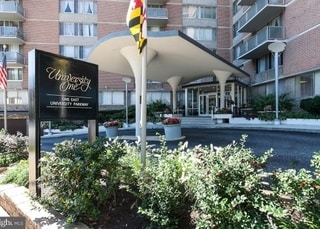 Building Photo - 1 E University Pky