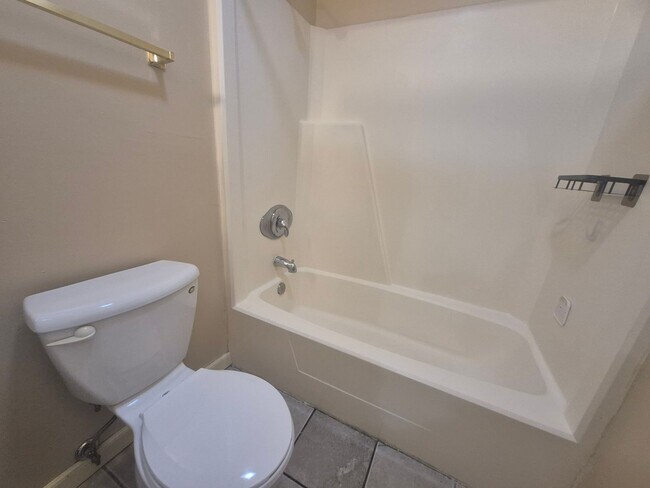 Building Photo - 896 Wescott Square