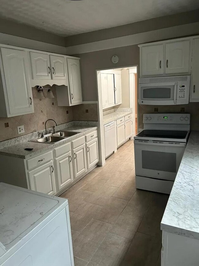 Building Photo - 286 Malvern St