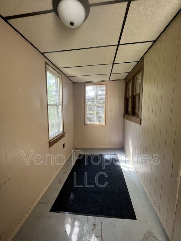 Building Photo - 25 William St