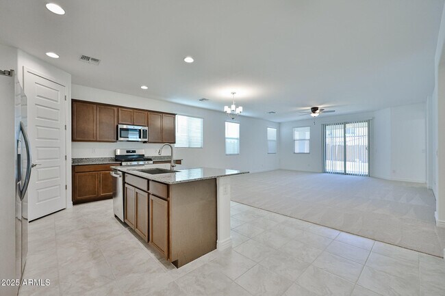 Building Photo - 8747 W Colter St