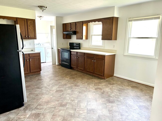 Building Photo - Single Family Home for Rent in Timberville