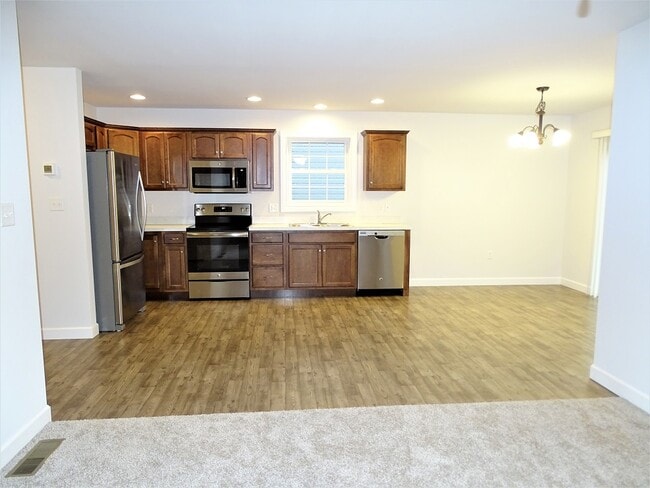 Building Photo - 1405 Fieldstone Dr