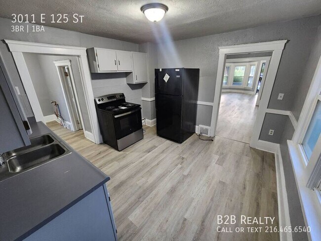 Building Photo - 3011 E 125th St