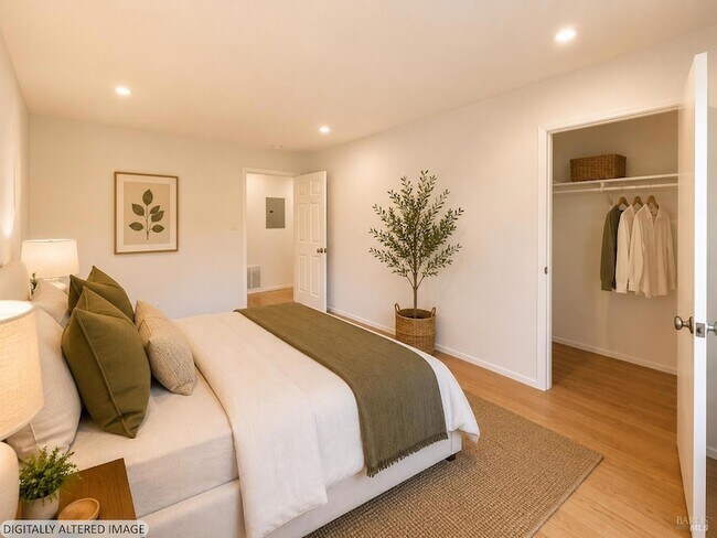 Building Photo - 44 Millay Pl