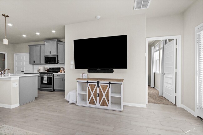 Building Photo - 18503 Sunrise Maple Dr