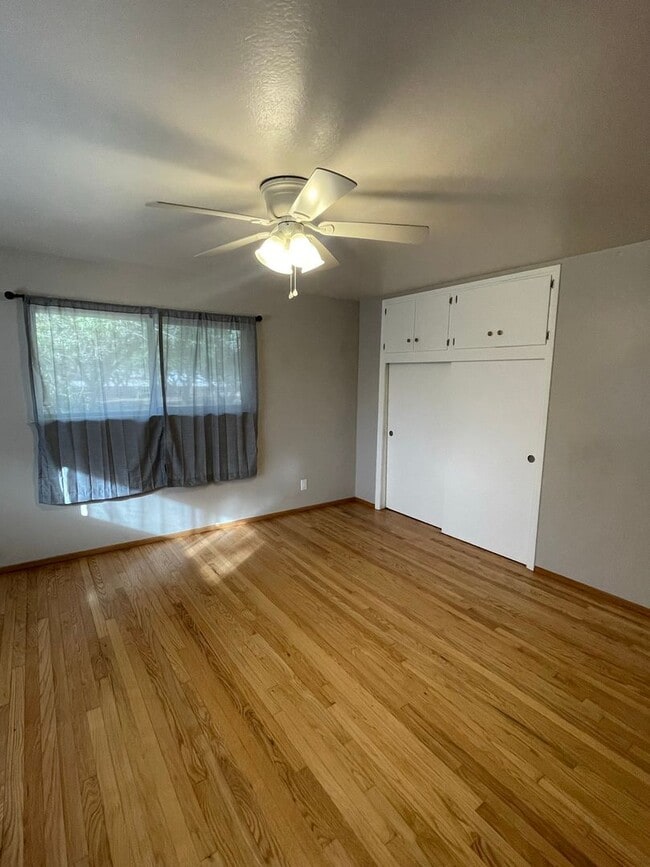 Building Photo - Incredible 3bd/2ba house surrounded by working orchards! Available now!