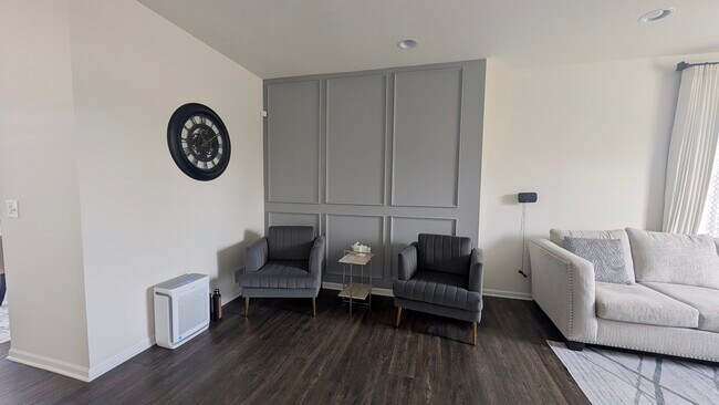 Building Photo - 29W730 Cambridge Ct