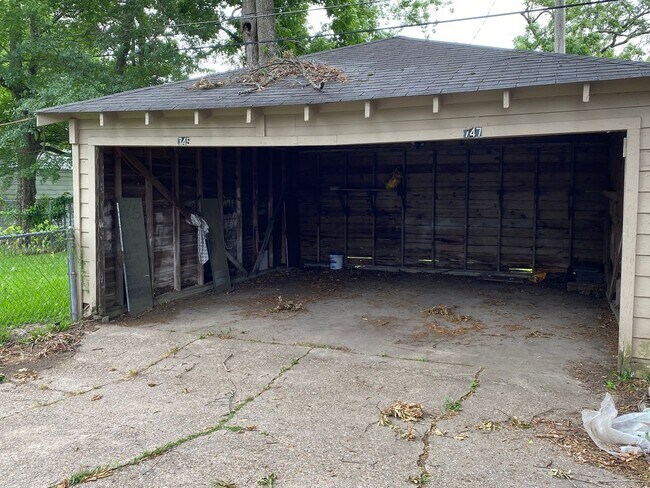 Building Photo - 2BR South Highlands Apt by Byrd High School - Downstairs Unit
