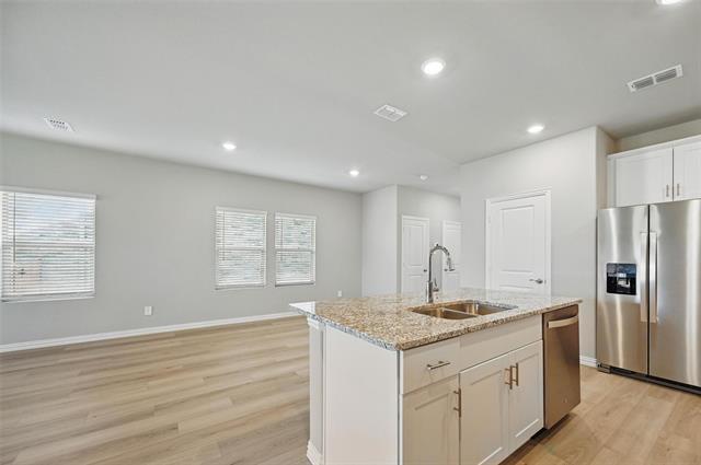 Building Photo - 515 Ezra Ln