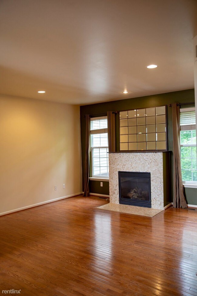 Building Photo - 3 br, 3.5 bath  - 29502 Juneau Ln