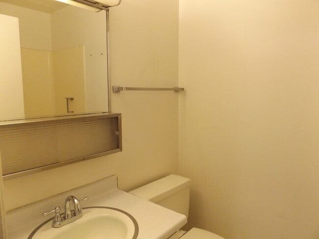 Building Photo - 2 Bedroom - 2 Bath Duplex