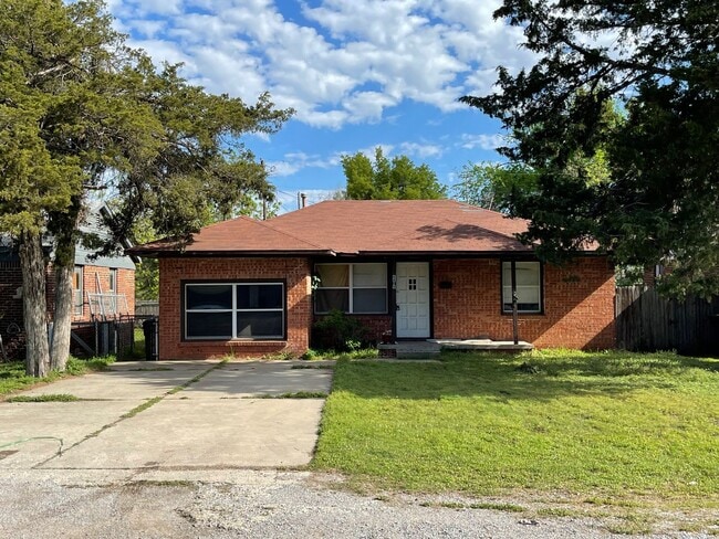 Primary Photo - Cute 3 bed in Bethany!