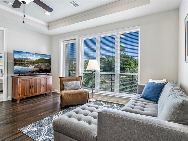 Building Photo - 102 Bella Toscana Ave