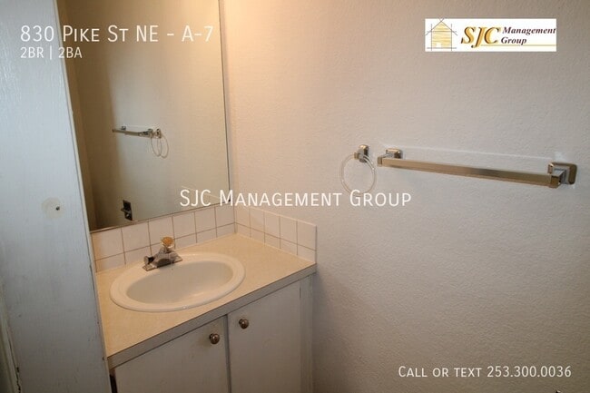 Building Photo - 830 Pike St NE