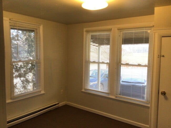 Building Photo - 440 N Earl St