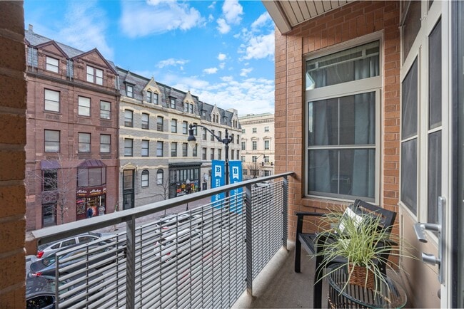Building Photo - 1209 N Charles St