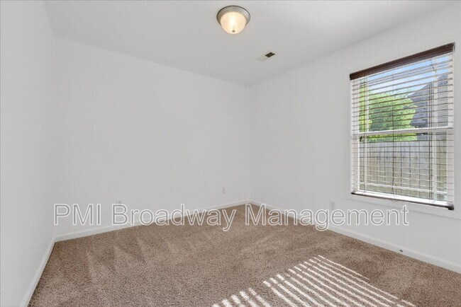 Building Photo - 837 Shelton Cir