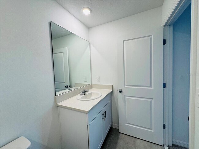 Building Photo - 2923 Skyline Lp