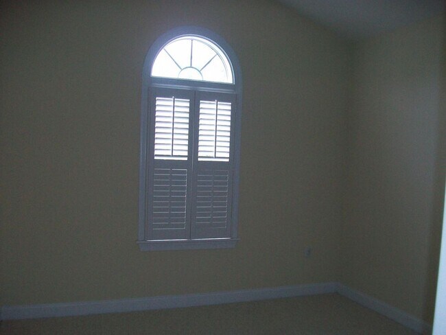 Building Photo - MARSH OAKS