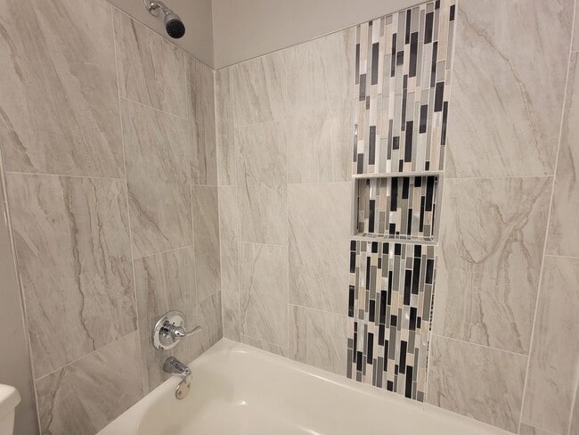 Building Photo - Fully Renovated 3BR/2BA Ranch-Style Townhome – SS Appliances &  Washer/Dryer