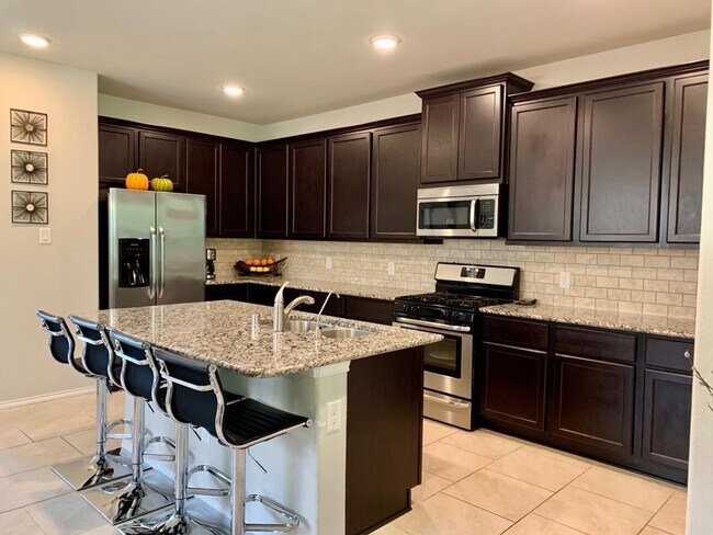 Building Photo - 24207 Oakdale Hls