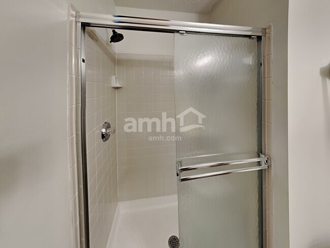 Building Photo - 2180 Maribeth Pl