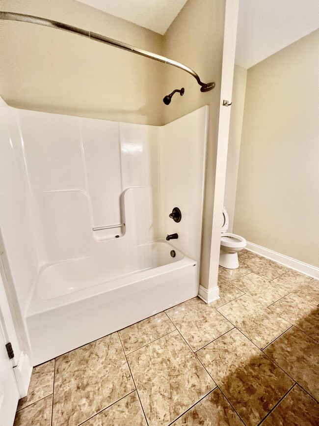 Building Photo - 40 Brownstone Dr