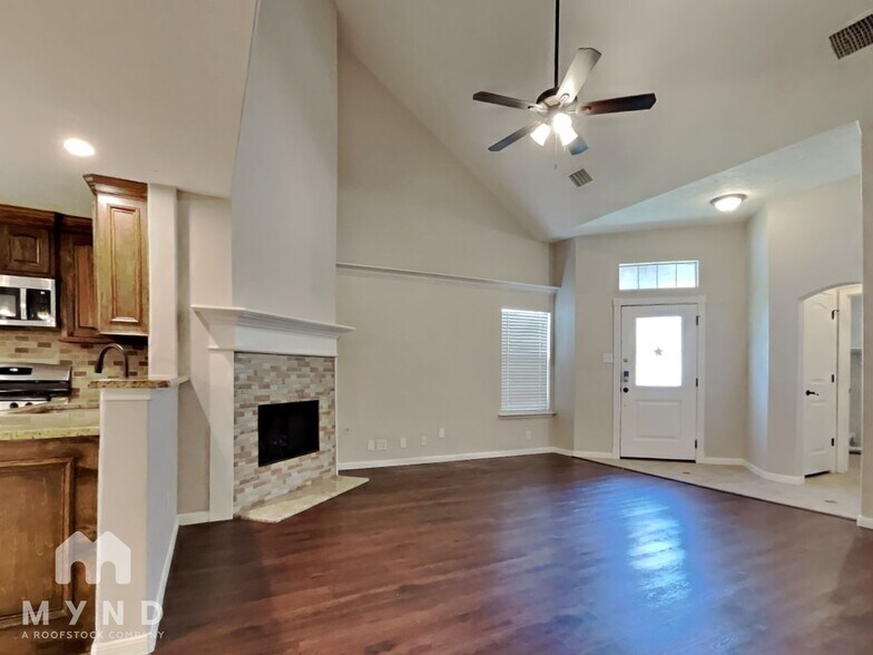 Building Photo - 18421 Sunrise Pines Dr