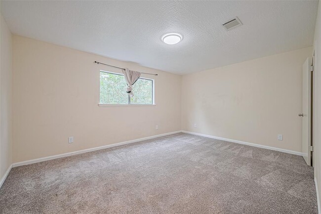 Building Photo - 2107 Shadowbriar Dr