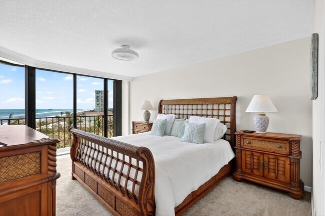 Building Photo - 9650 S Ocean Dr