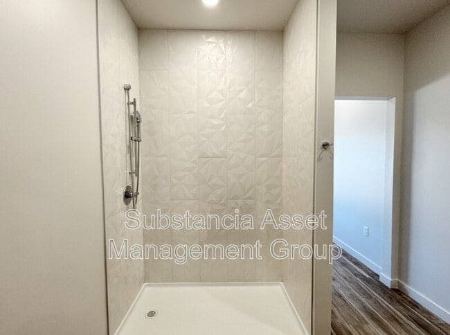 Building Photo - 1653 Midtown Pl