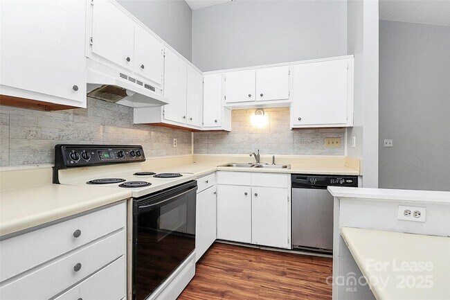 Building Photo - 7530 Pebblestone Dr